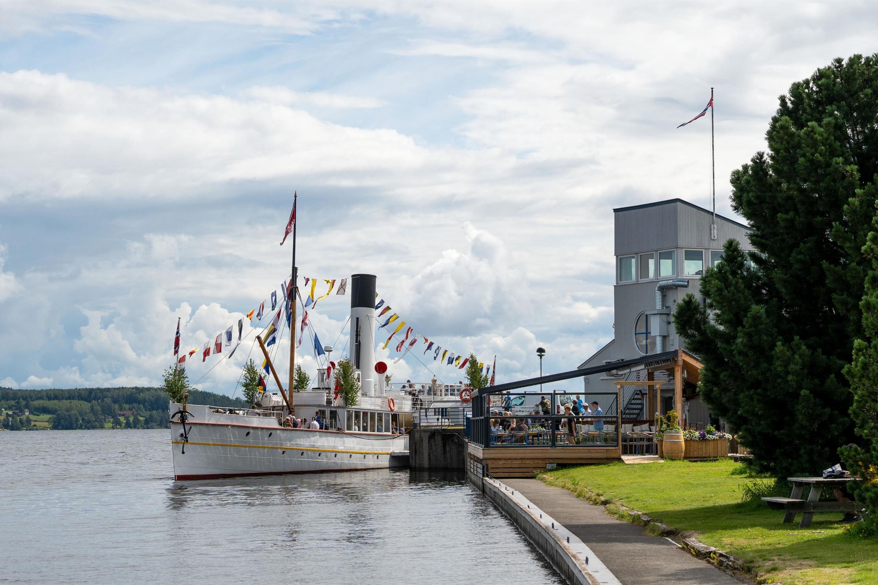 Brygga Gjøvik - Sommeråpen restaurant - Visit Øst-Norge